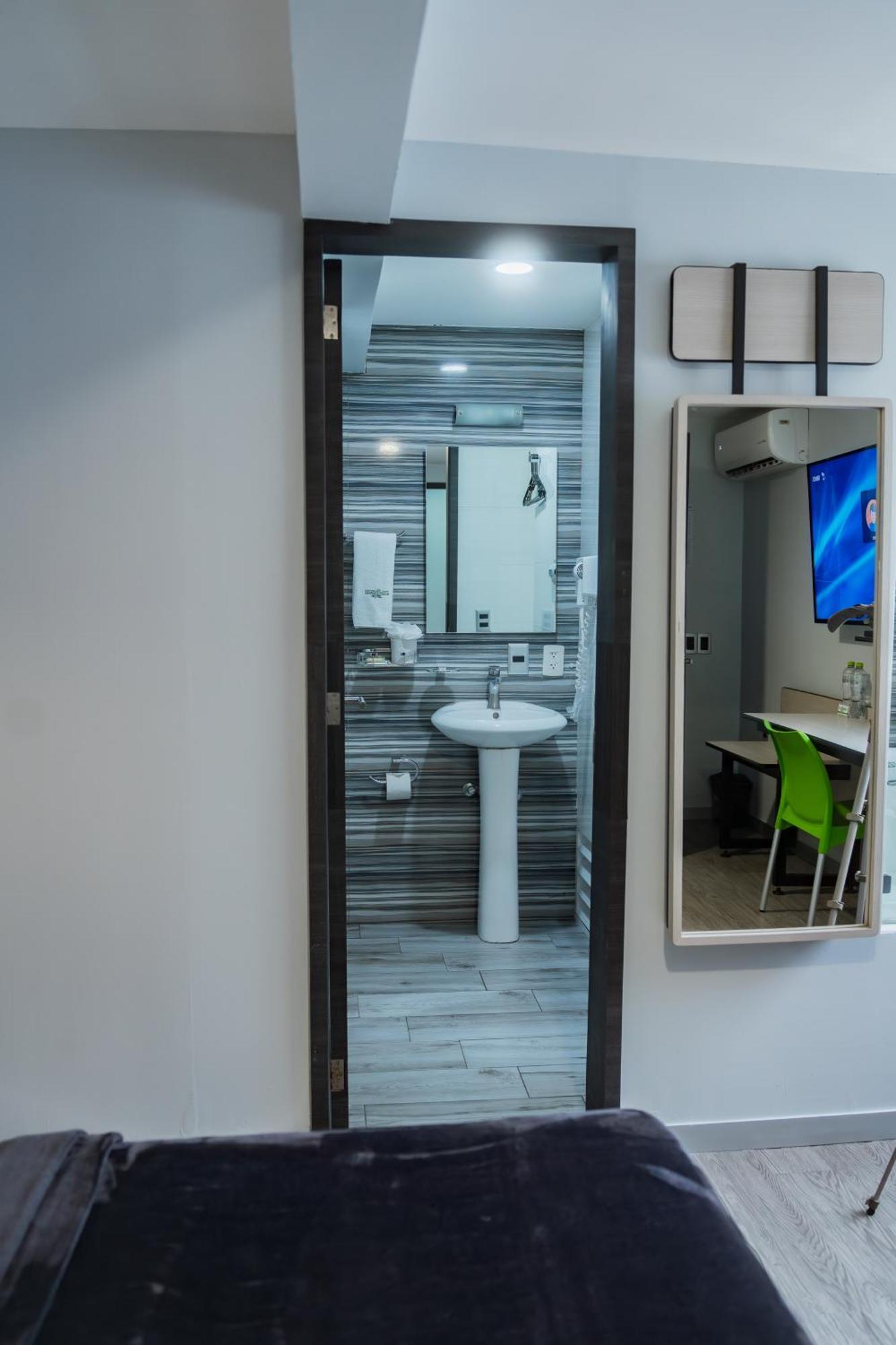 Hotel Lemon Green -Zona Expo Frente Al Centro De Convenciones Guadalajara Eksteriør bilde